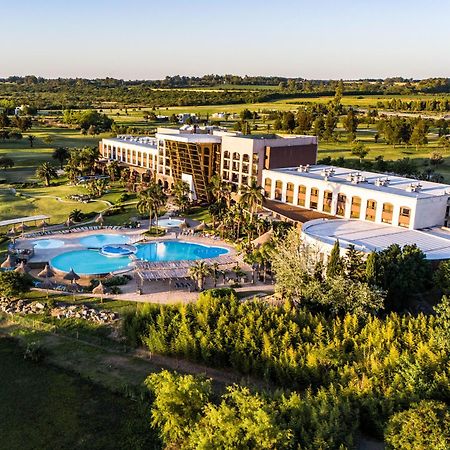 Sheraton Colonia Golf And Spa Resort Colonia del Sacramento Esterno foto Aerial view of the hotel