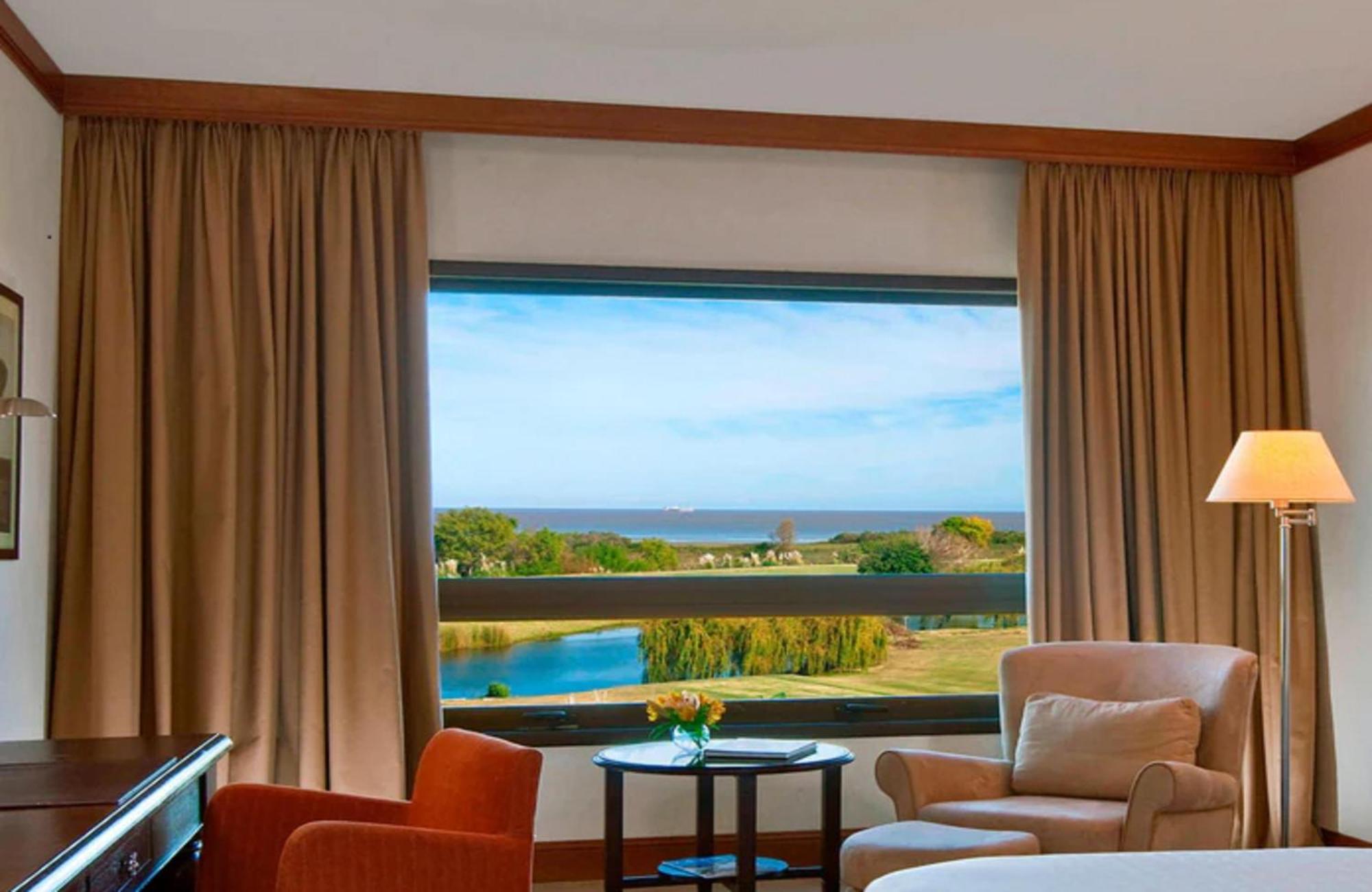 Sheraton Colonia Golf And Spa Resort Colonia del Sacramento Esterno foto A room at the Sheraton Vistana Resort