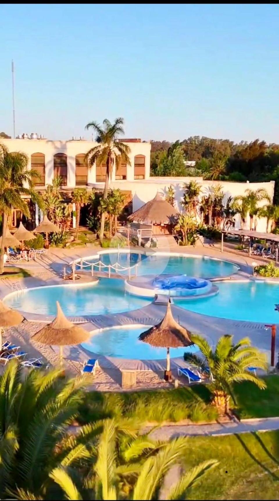 Sheraton Colonia Golf And Spa Resort Colonia del Sacramento Esterno foto The swimming pool at the hotel