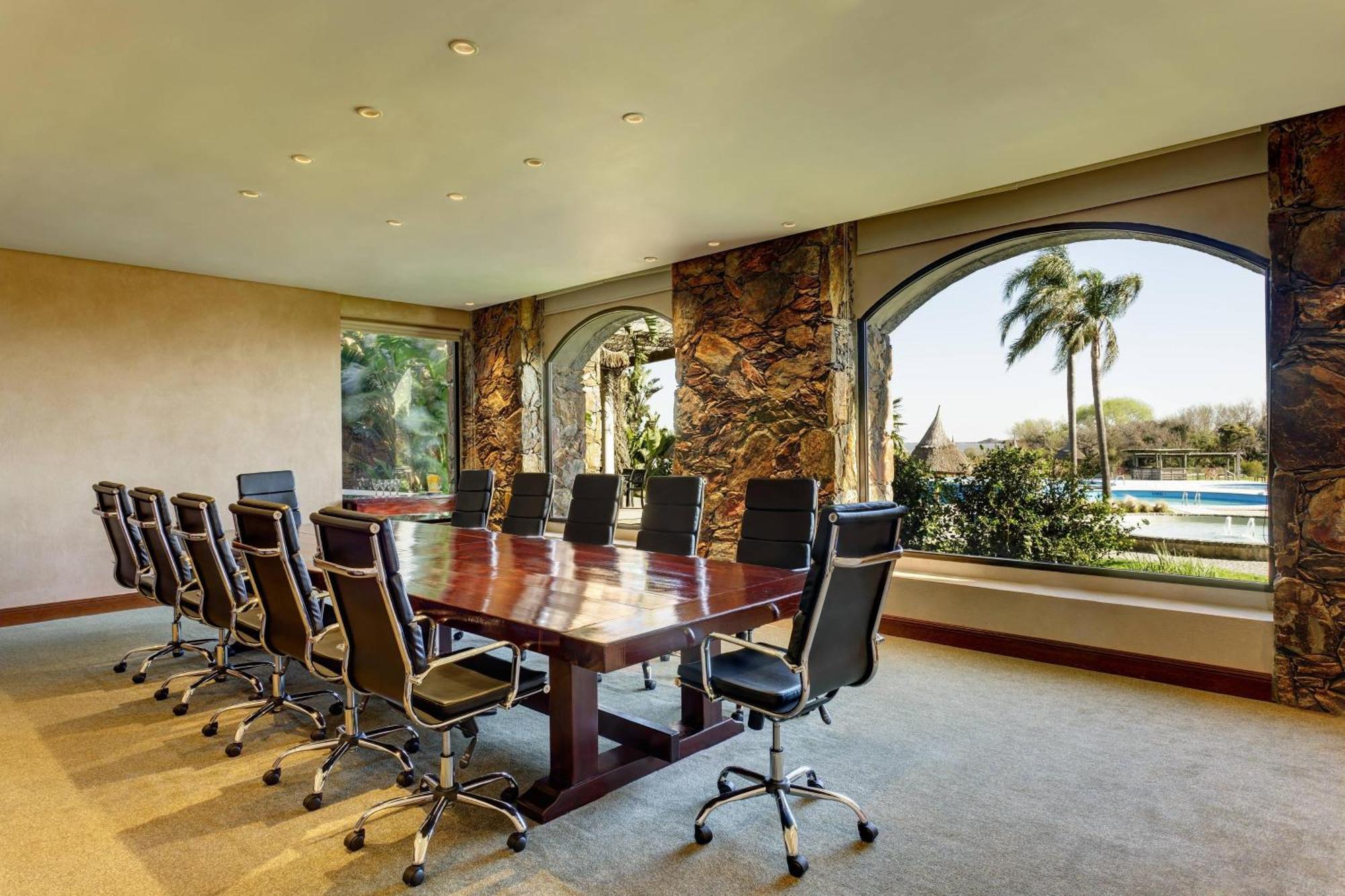 Sheraton Colonia Golf And Spa Resort Colonia del Sacramento Esterno foto Boardroom at the Arizona Inn