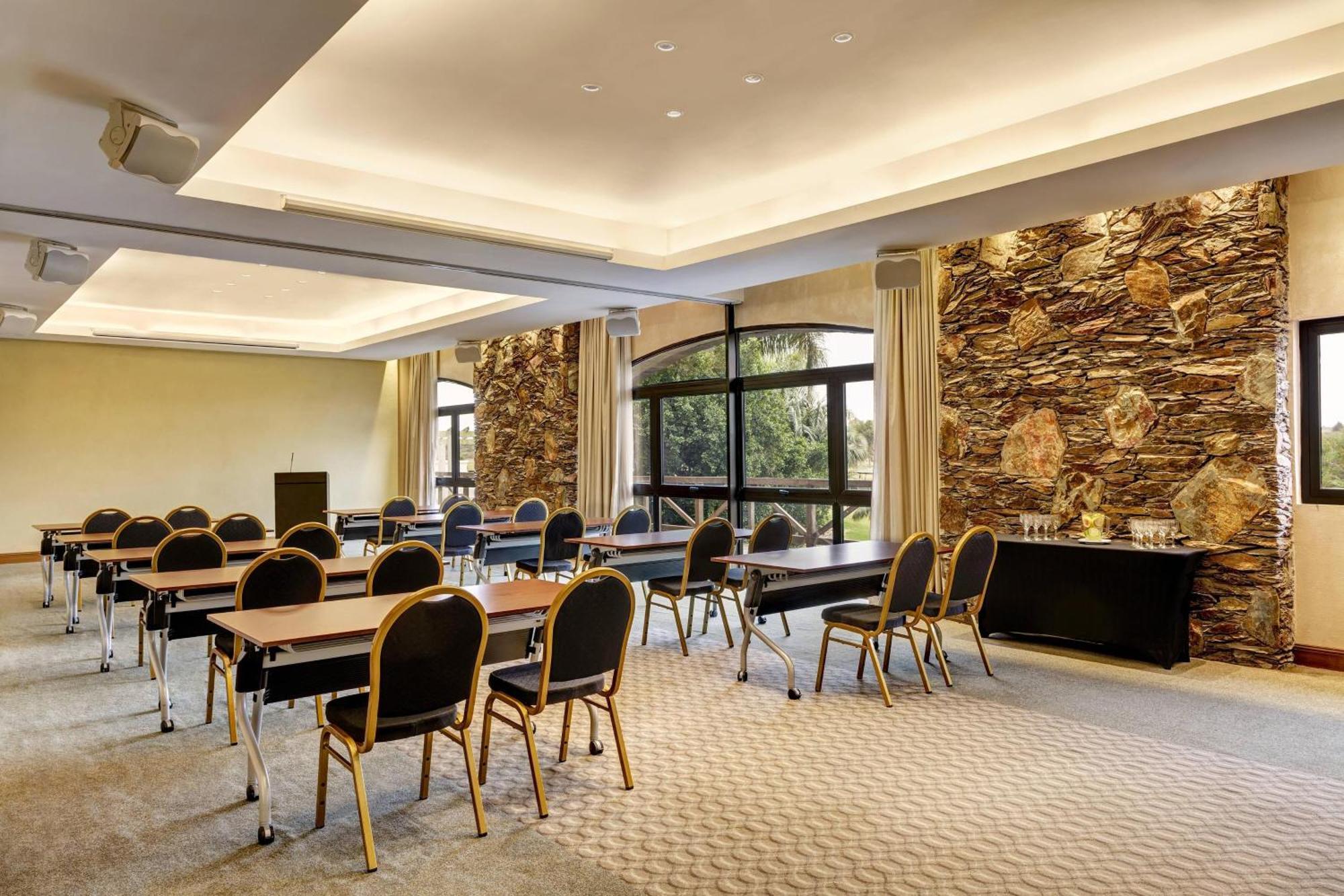 Sheraton Colonia Golf And Spa Resort Colonia del Sacramento Esterno foto Meeting room