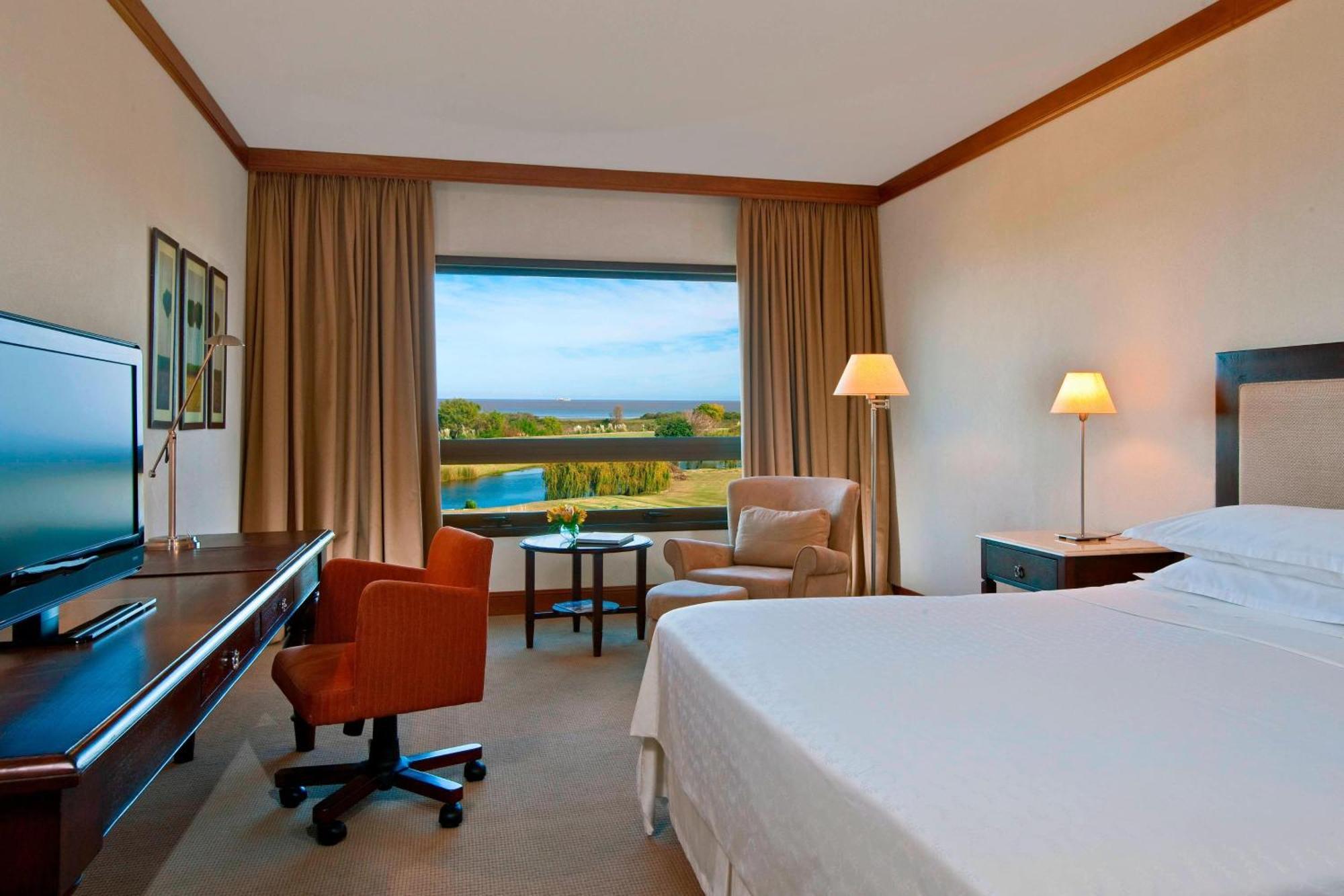 Sheraton Colonia Golf And Spa Resort Colonia del Sacramento Esterno foto A room at the Sheraton Vistana Resort