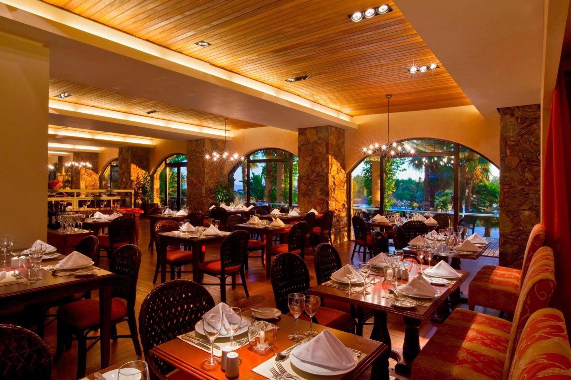 Sheraton Colonia Golf And Spa Resort Colonia del Sacramento Esterno foto The restaurant
