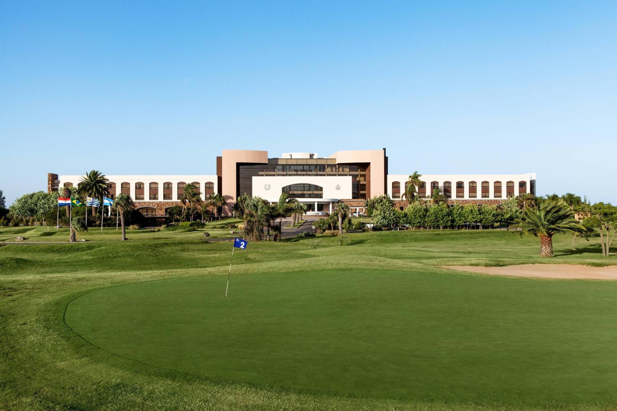 Sheraton Colonia Golf And Spa Resort Colonia del Sacramento Esterno foto University Campus